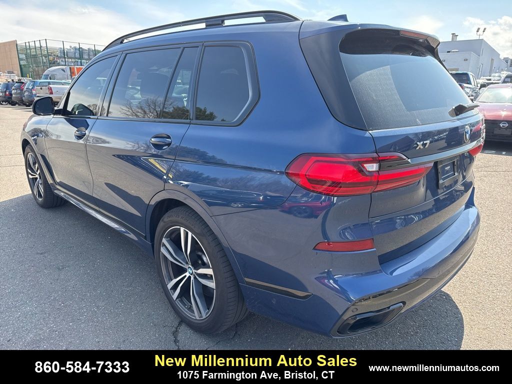 Vehicle image 7 of 27