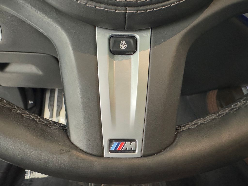 Vehicle image 40 of 44