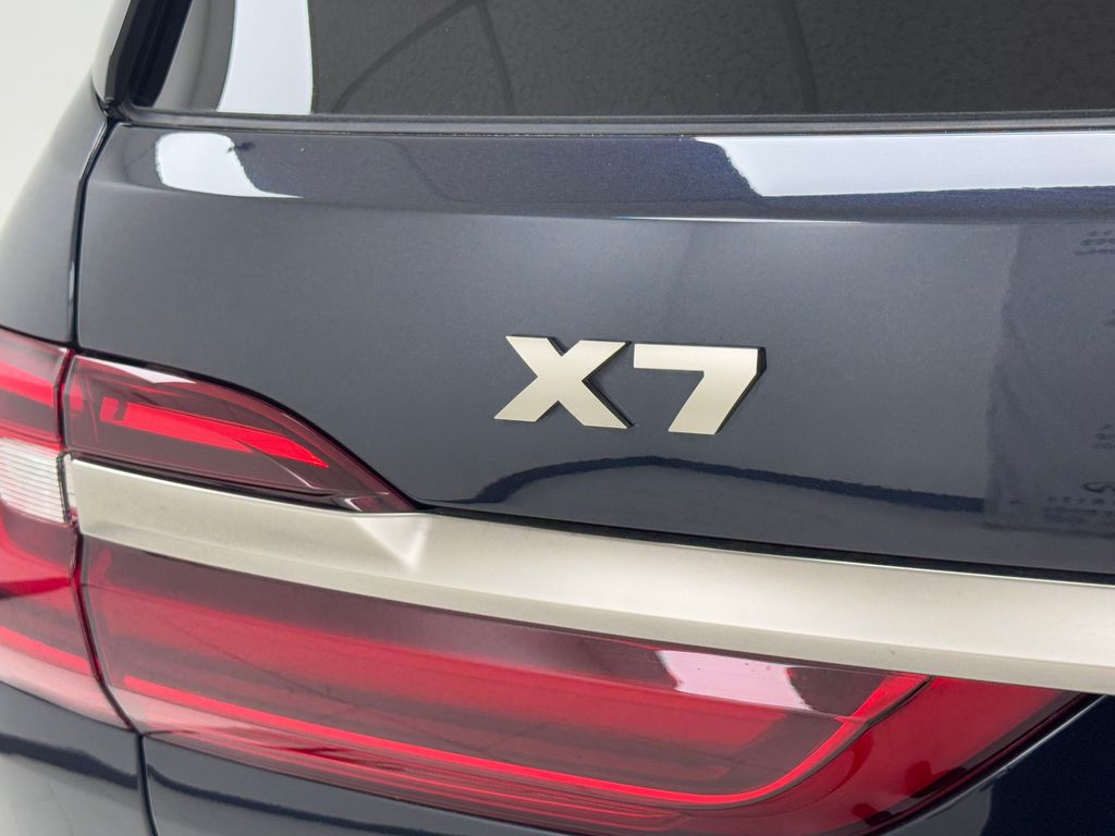 Vehicle image 43 of 44