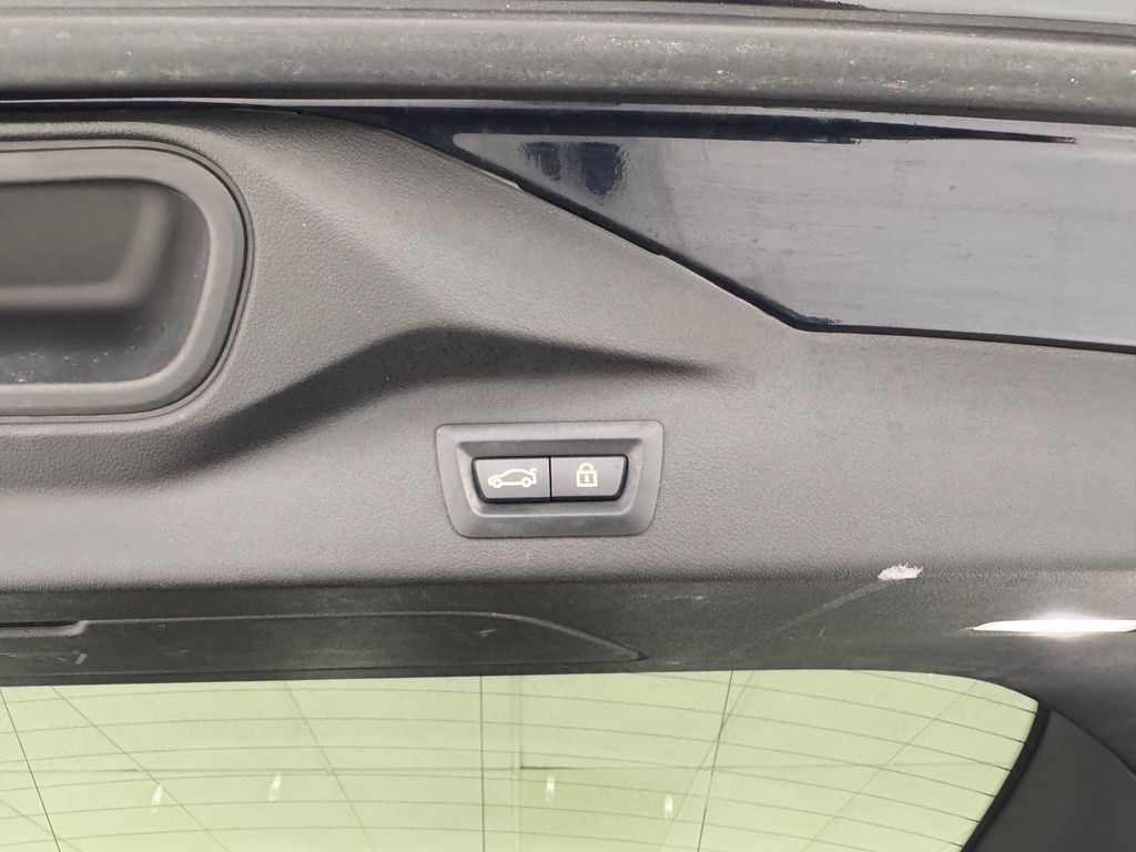 Vehicle image 35 of 44