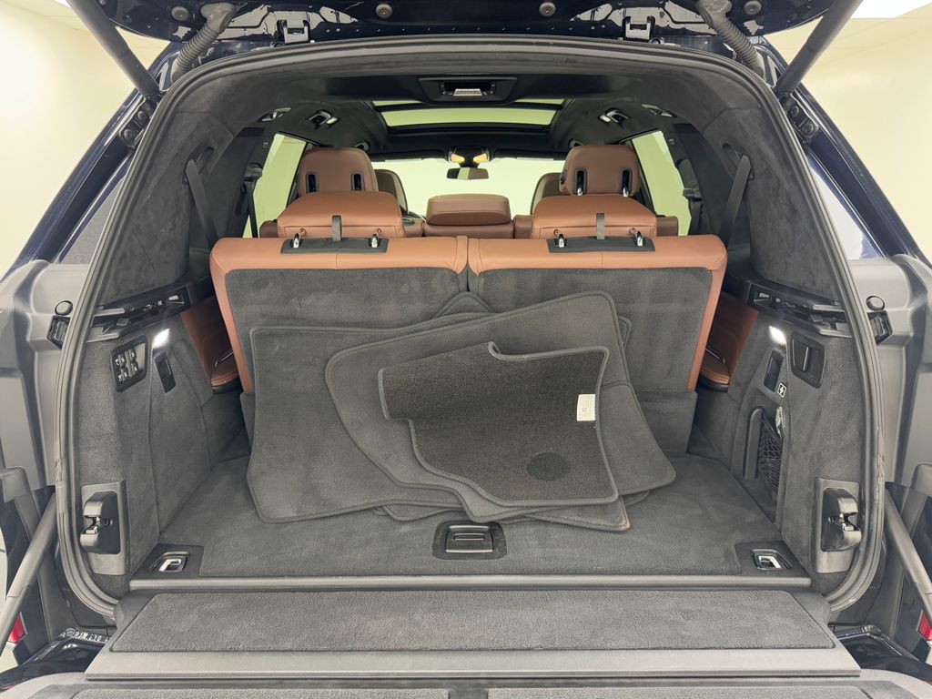 Vehicle image 10 of 44