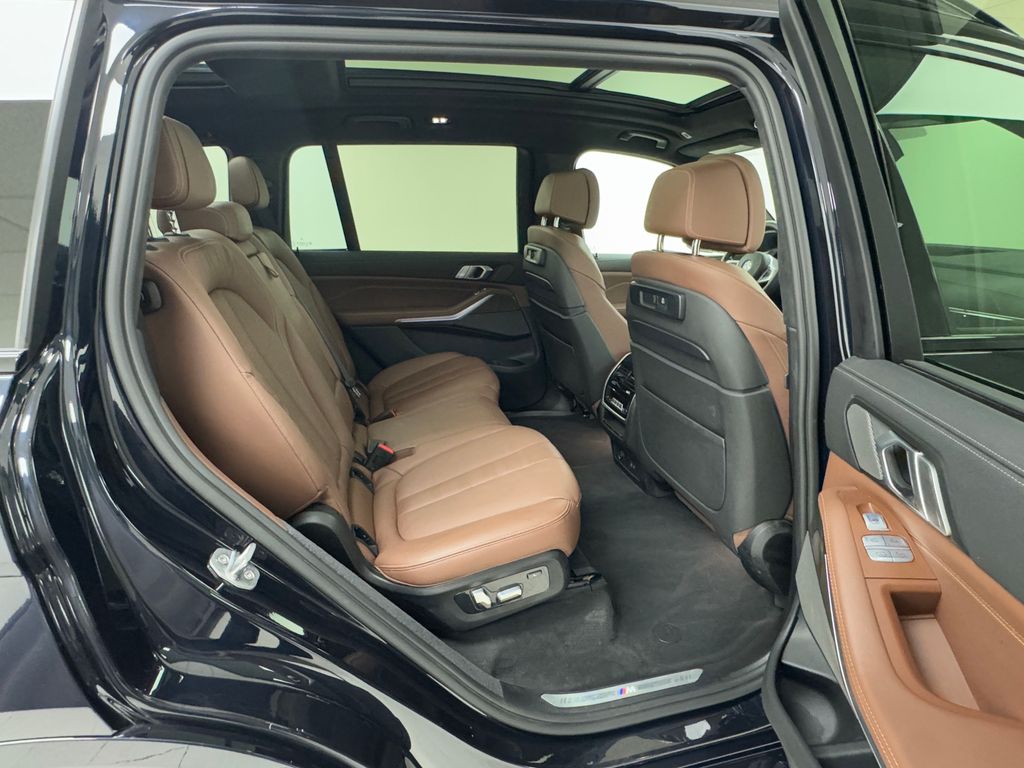 Vehicle image 15 of 44