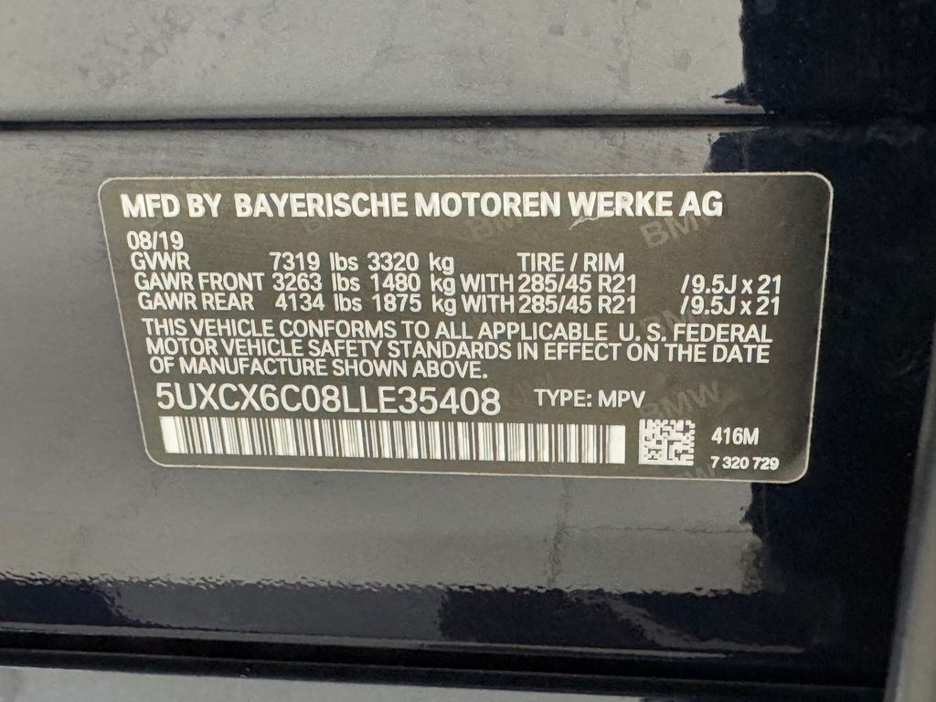 Vehicle image 32 of 44