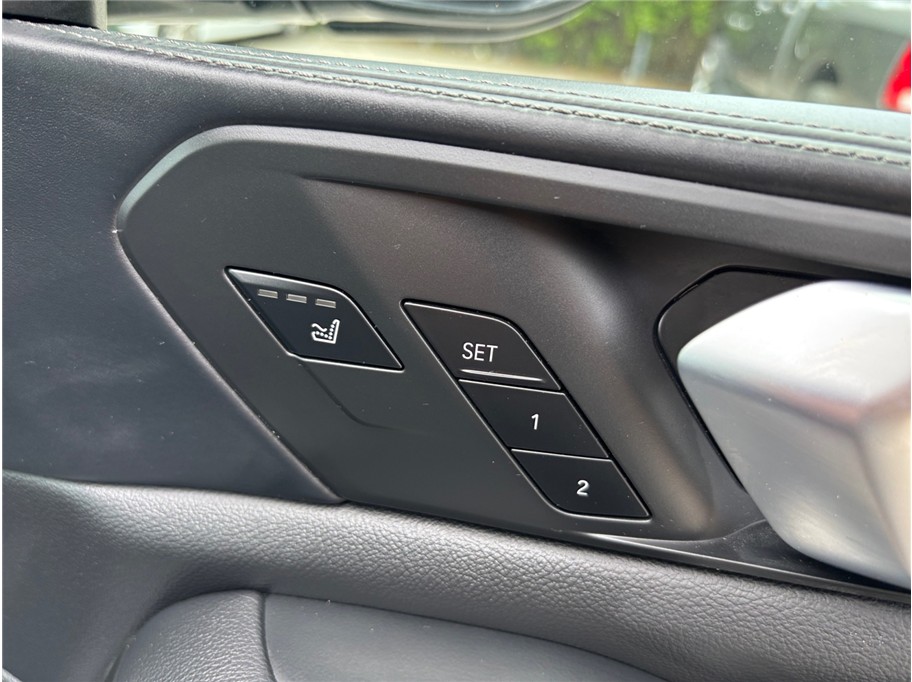 Vehicle image 51 of 56