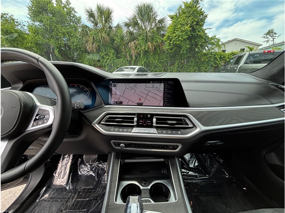 Vehicle image 12 of 56