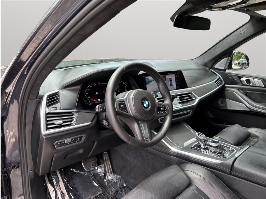 Vehicle image 11 of 56