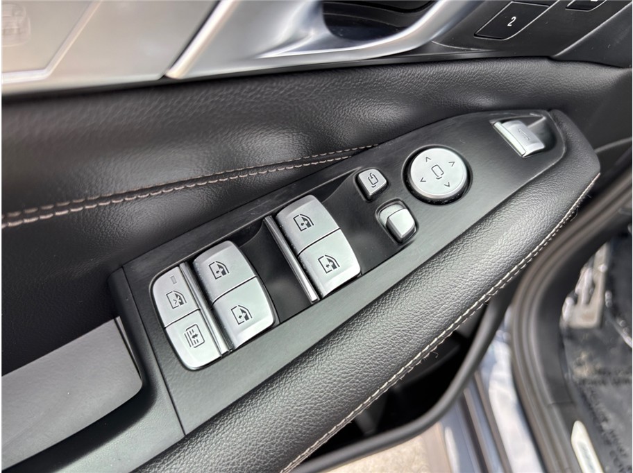 Vehicle image 23 of 56