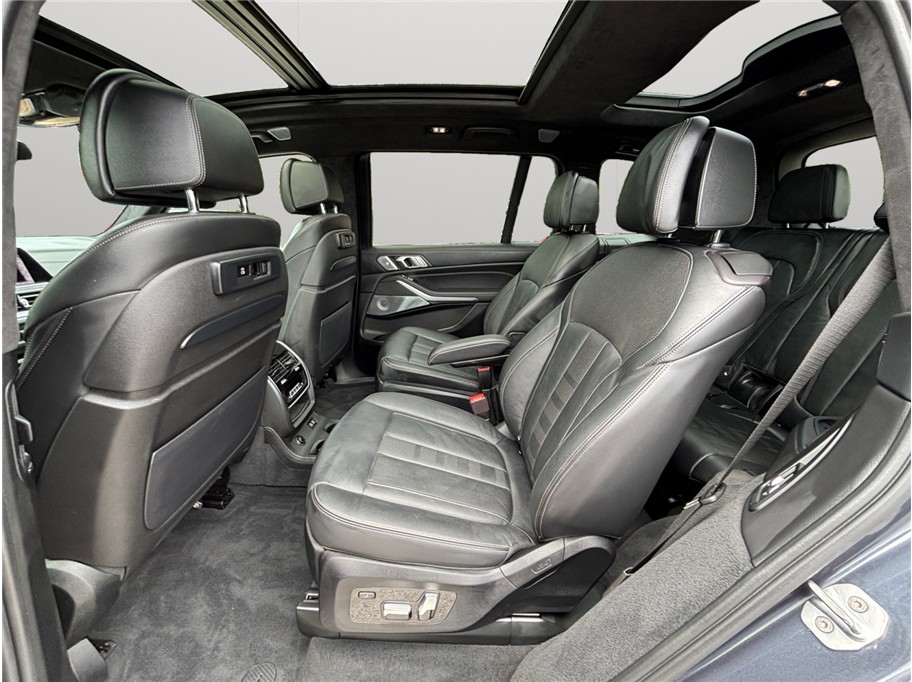 Vehicle image 41 of 56