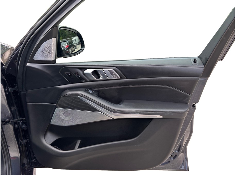Vehicle image 50 of 56