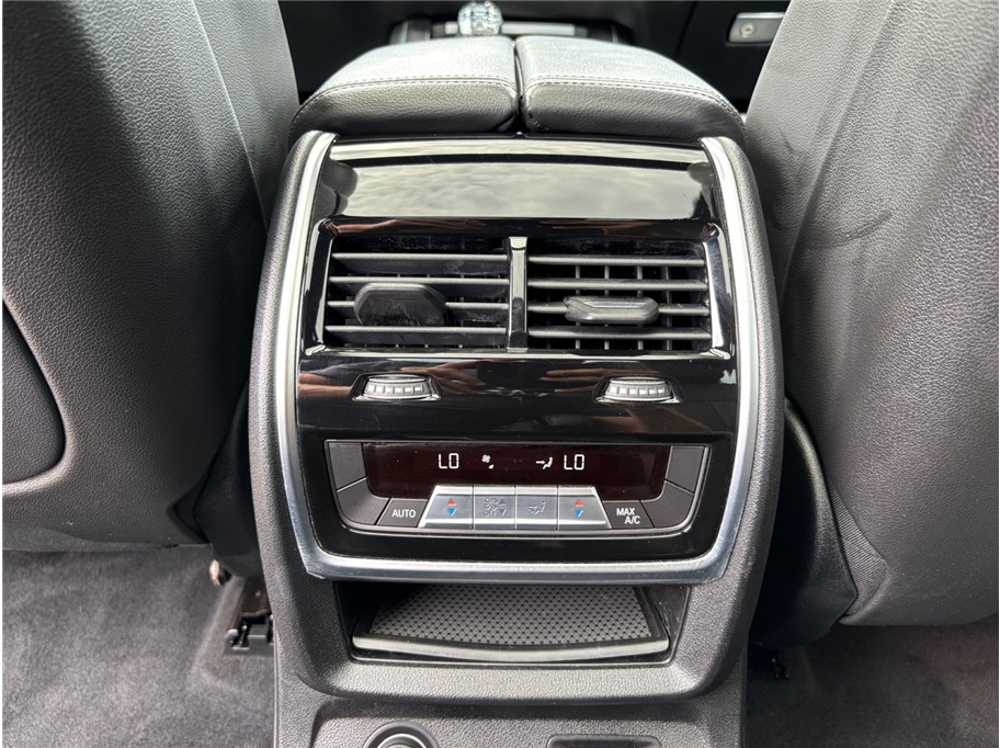 Vehicle image 43 of 56