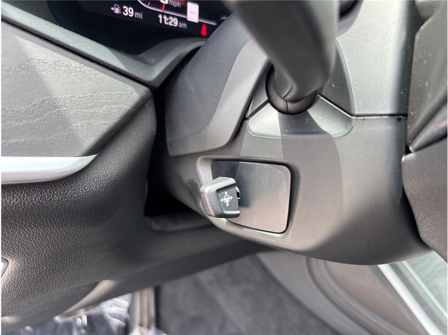 Vehicle image 21 of 56