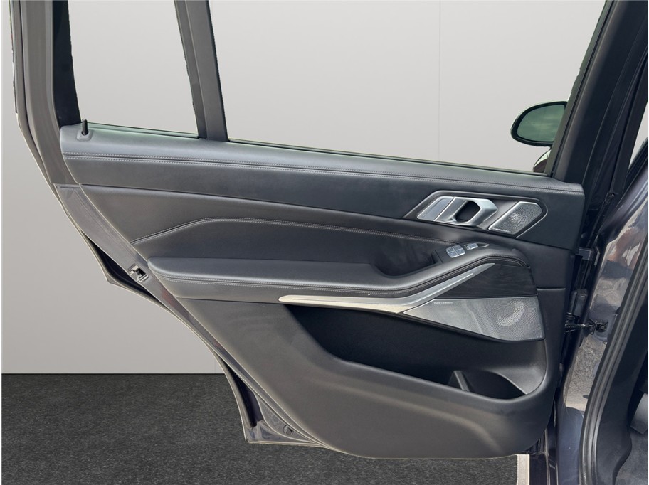 Vehicle image 42 of 56