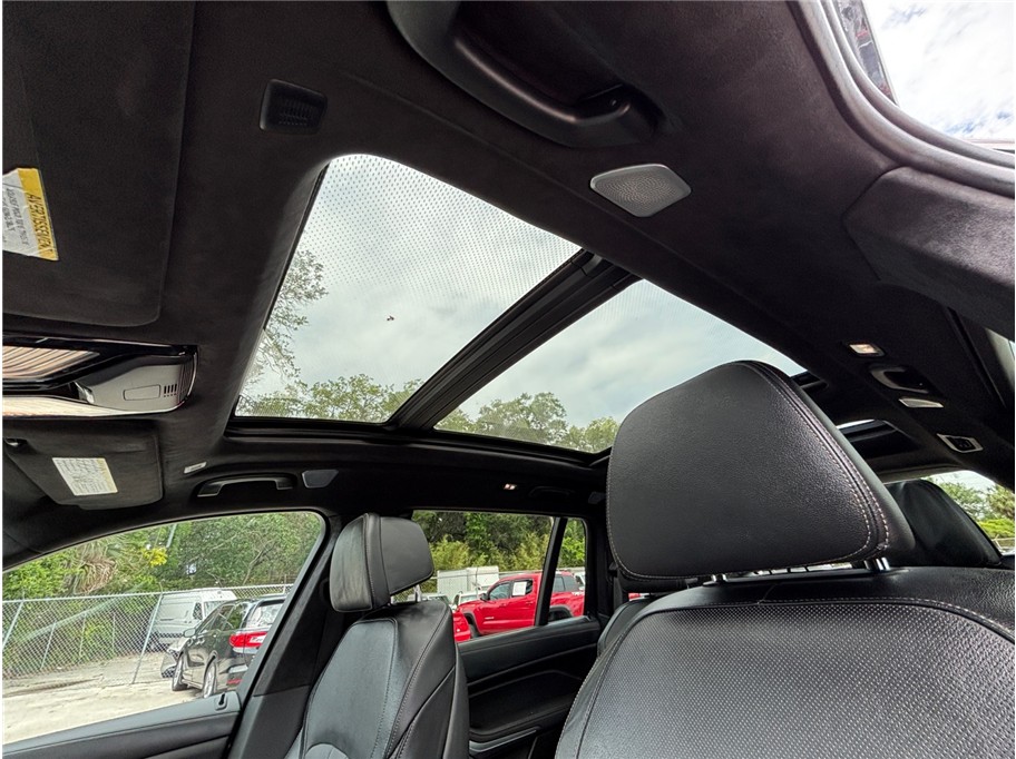 Vehicle image 40 of 56