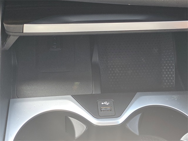 Vehicle image 28 of 29