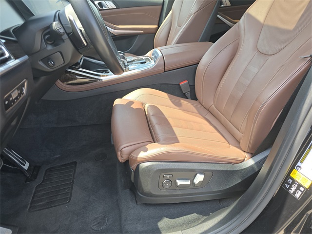 Vehicle image 12 of 29