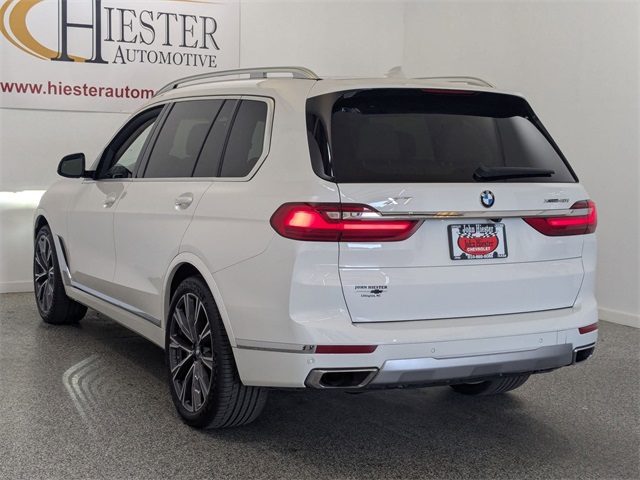 Vehicle image 7 of 44
