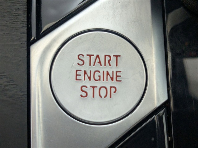 Vehicle image 28 of 44