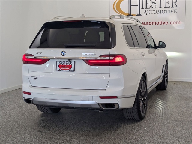 Vehicle image 5 of 44