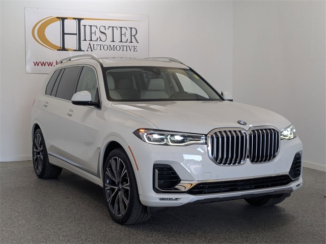 Vehicle image 4 of 44