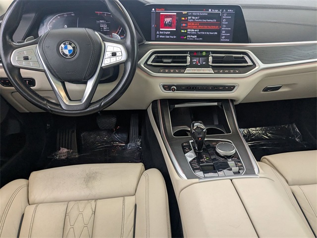 Vehicle image 29 of 44
