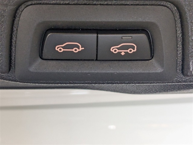 Vehicle image 36 of 44