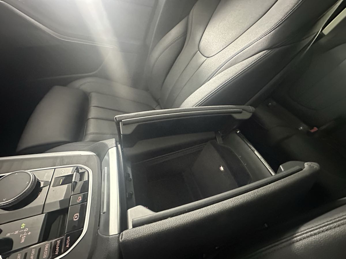 Vehicle image 45 of 47