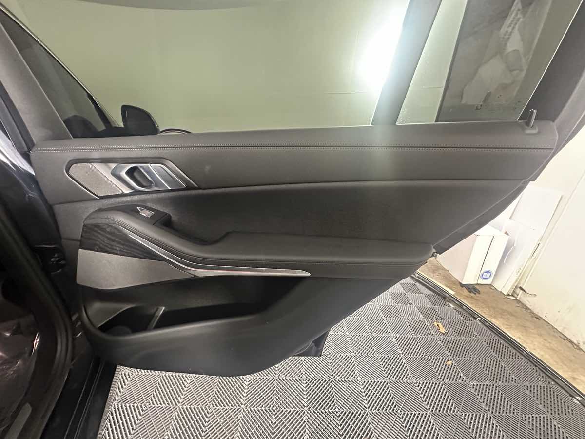 Vehicle image 20 of 47