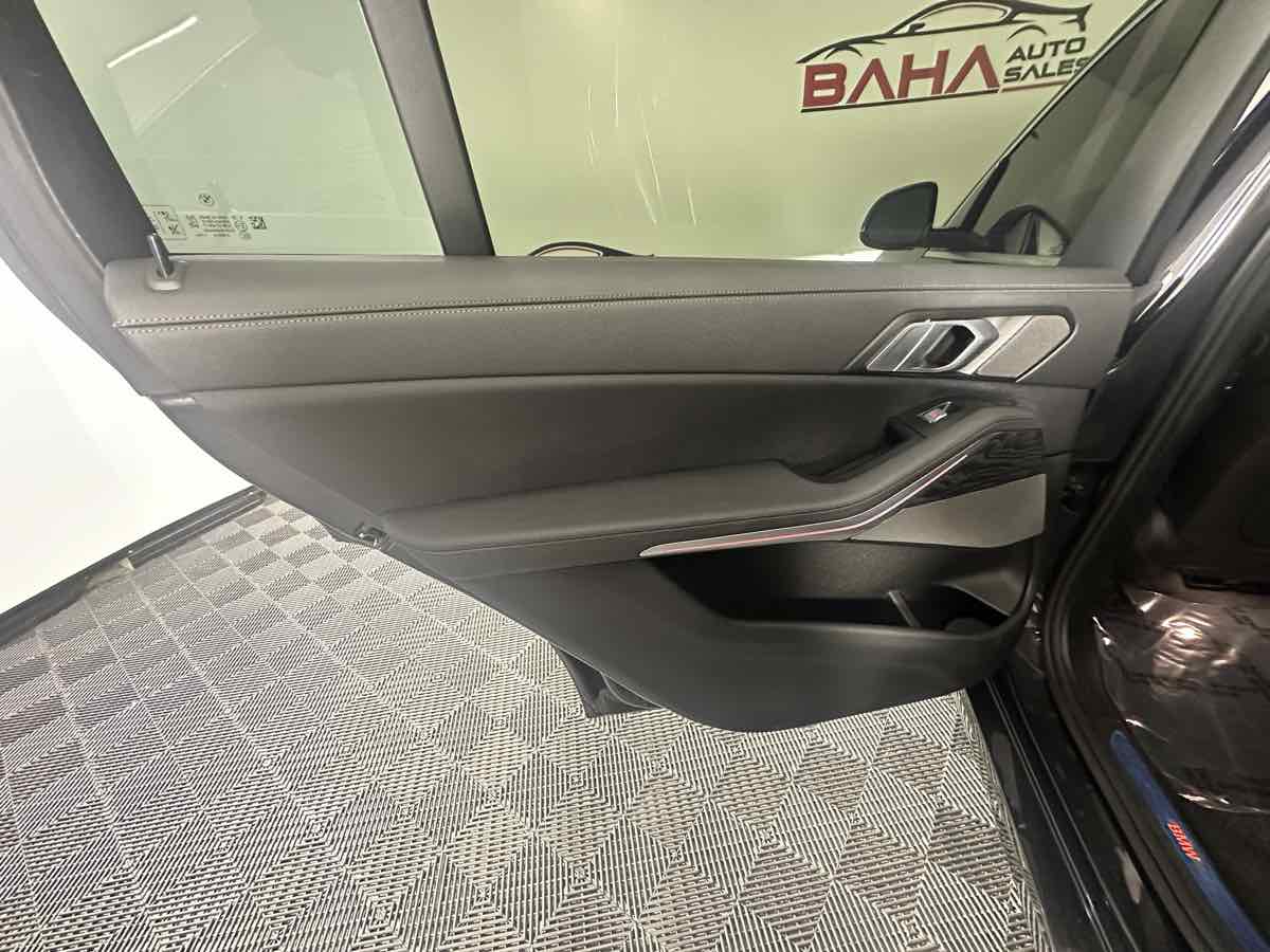 Vehicle image 19 of 47