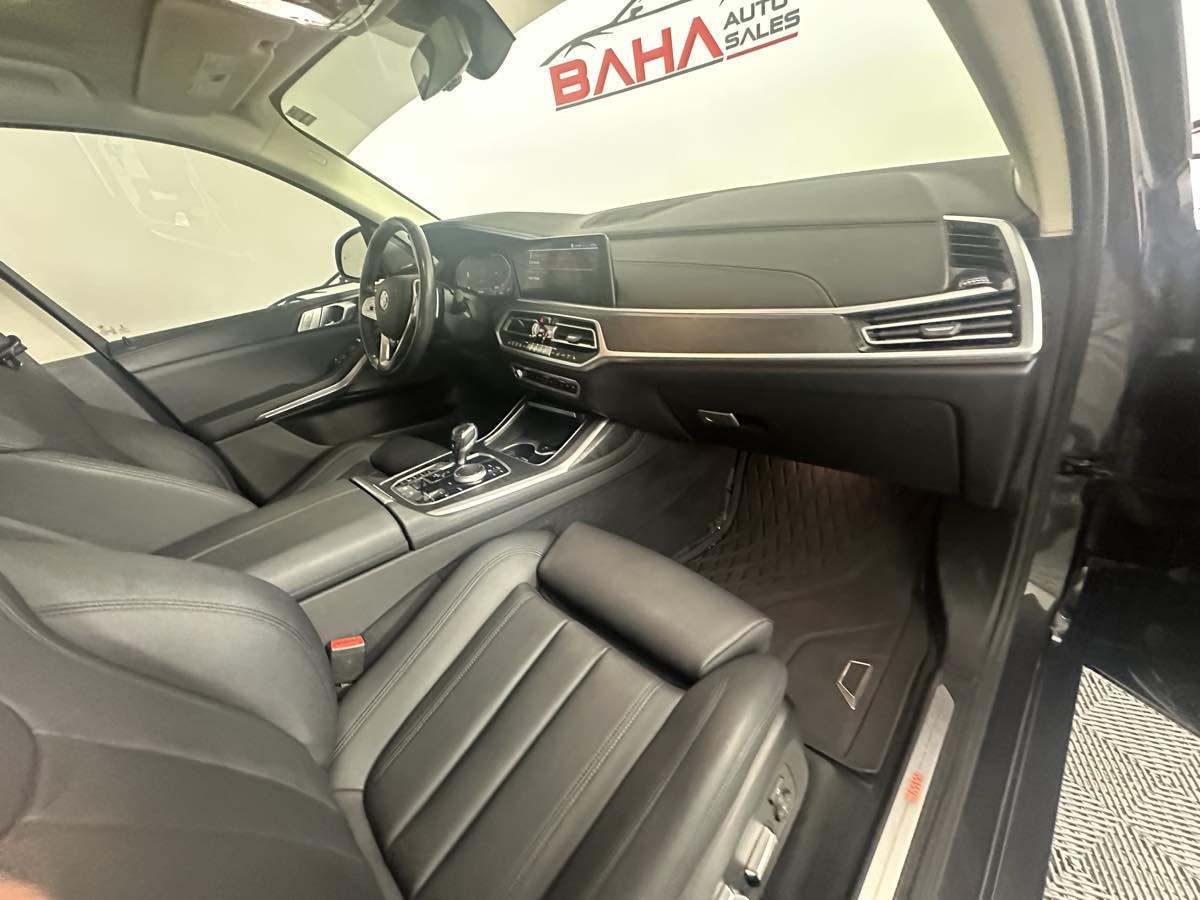 Vehicle image 26 of 47