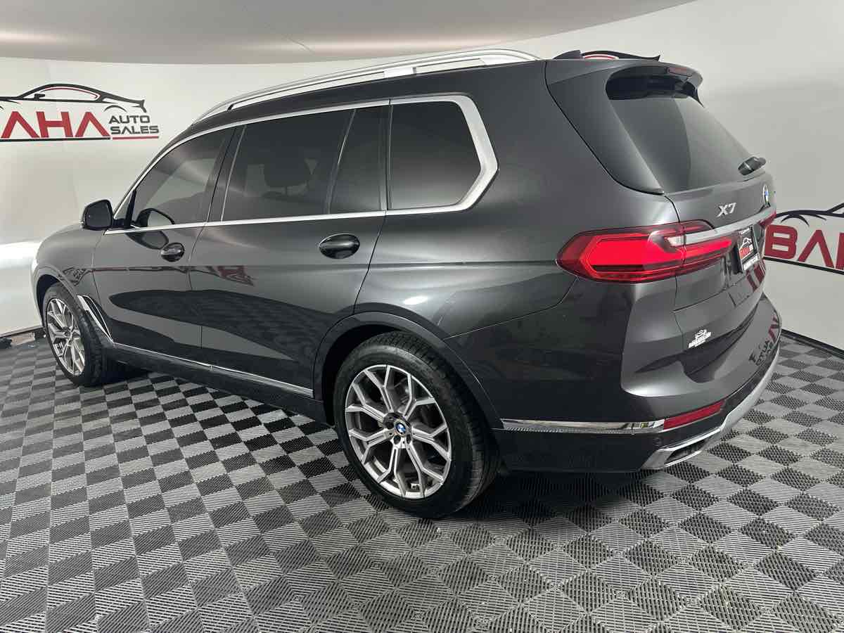 Vehicle image 11 of 47