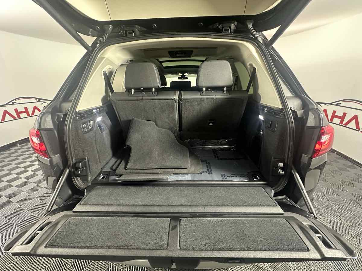 Vehicle image 22 of 47