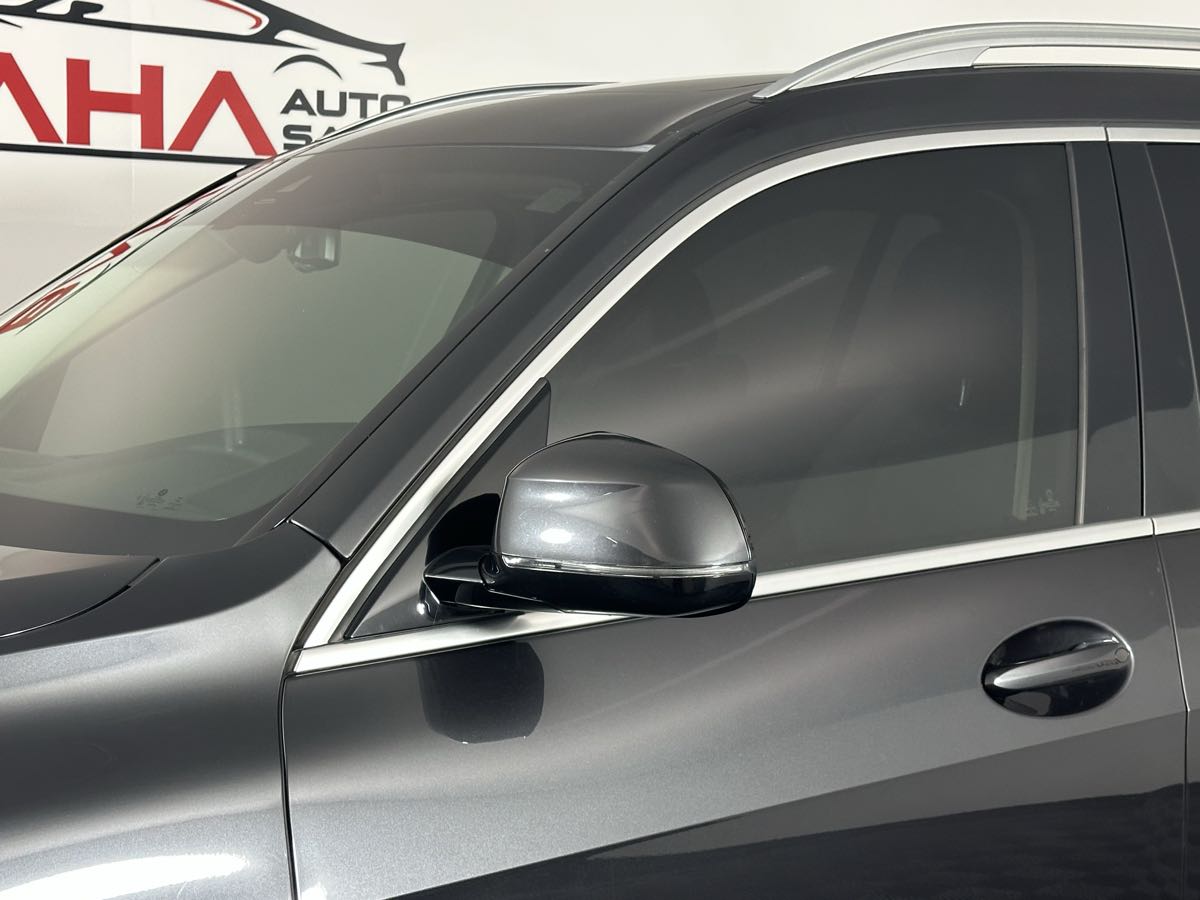 Vehicle image 15 of 47