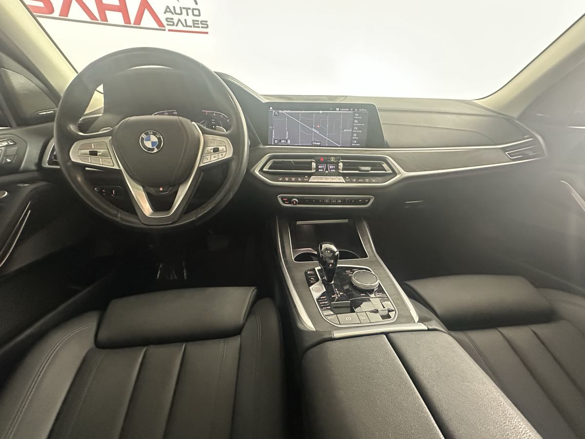 Vehicle image 33 of 47