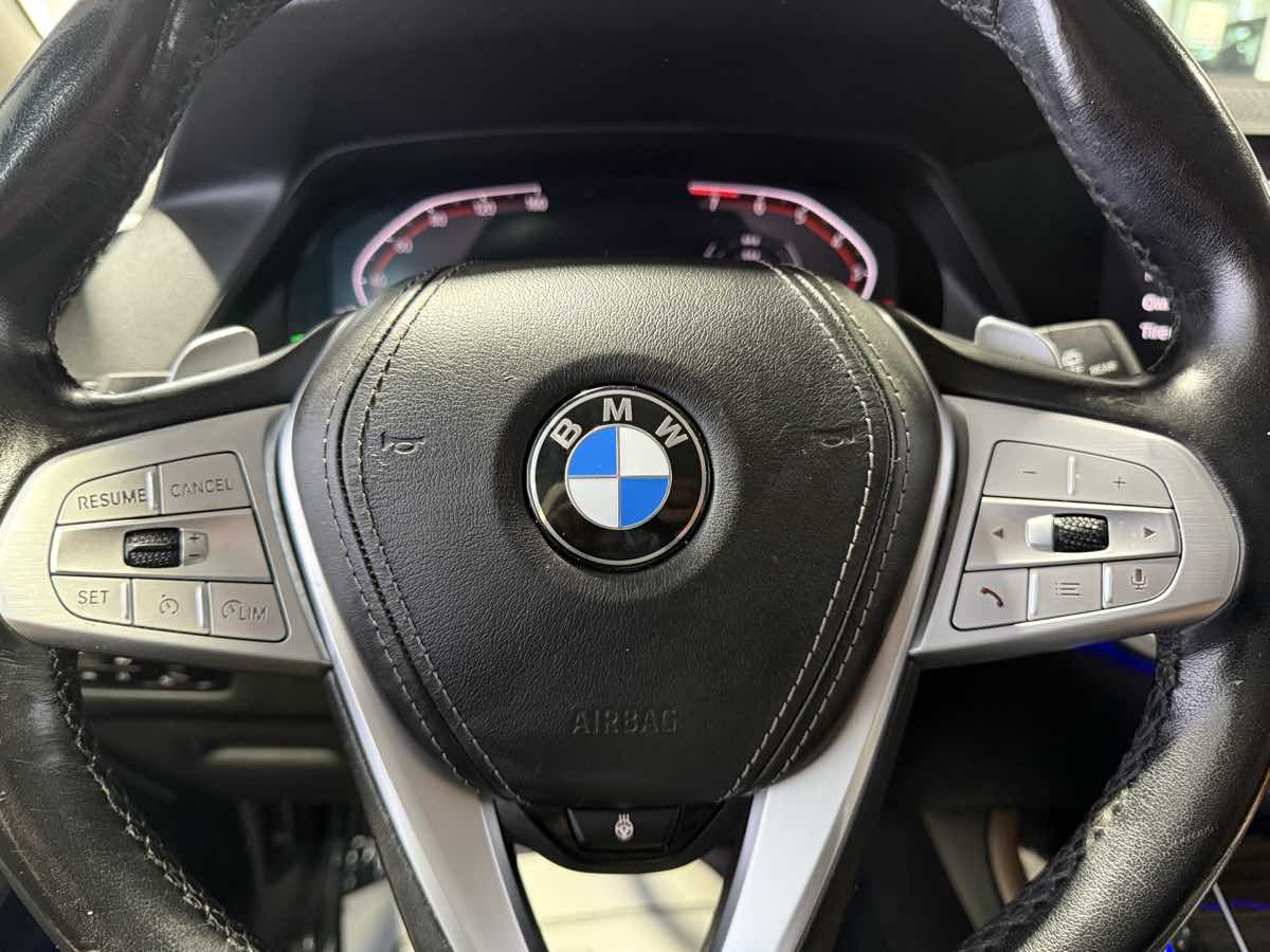Vehicle image 20 of 81