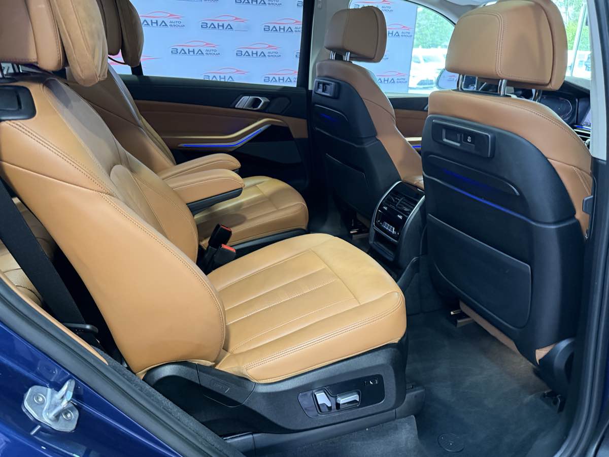 Vehicle image 73 of 81