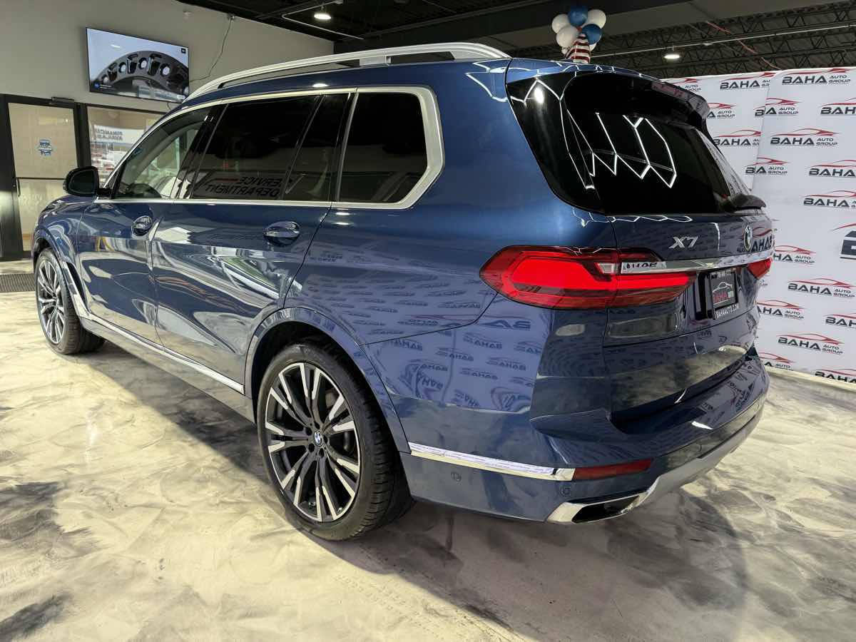 Vehicle image 12 of 81