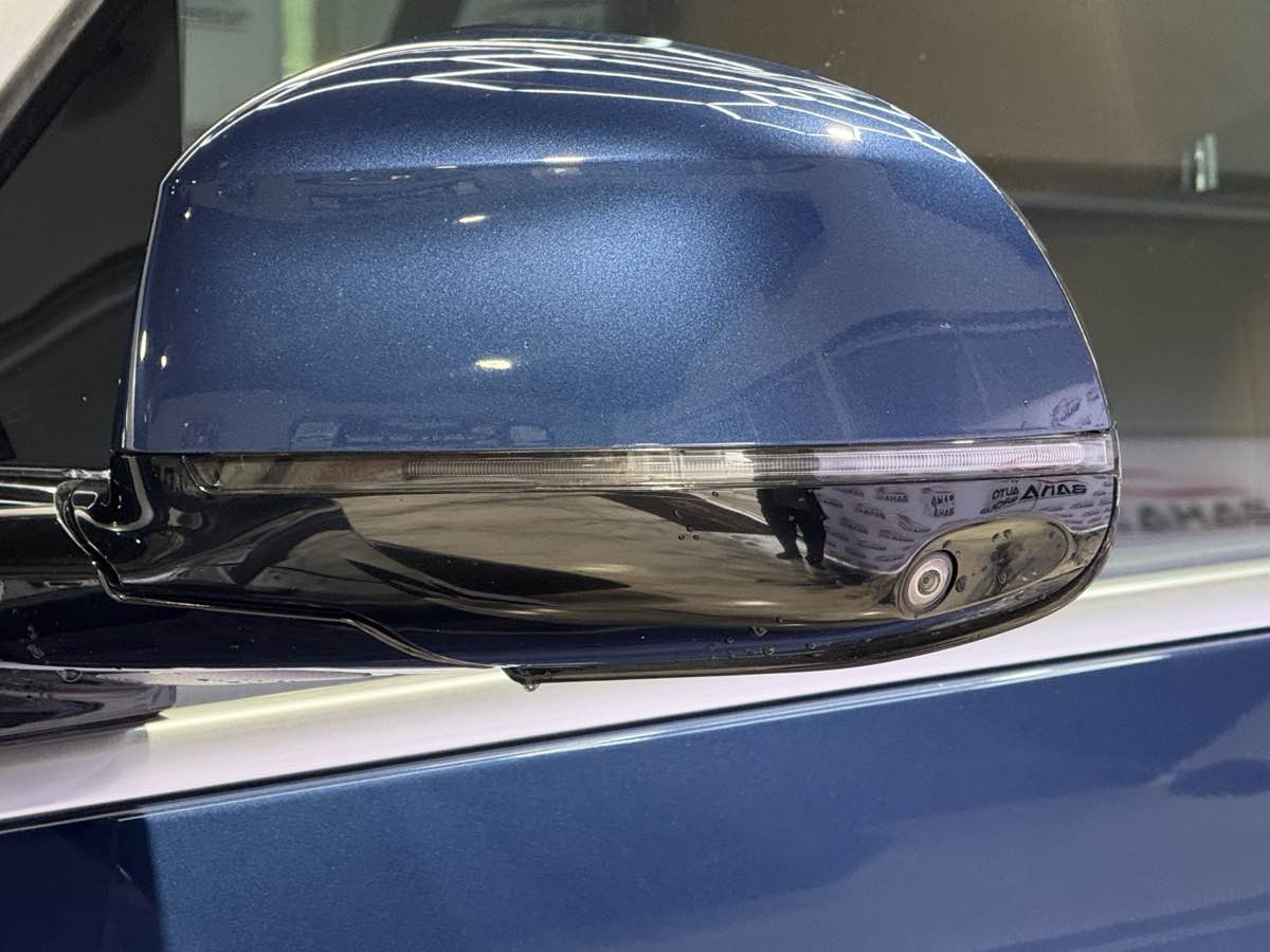 Vehicle image 14 of 81