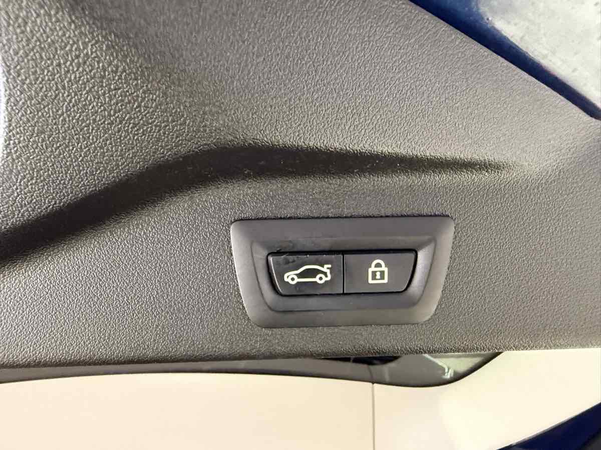 Vehicle image 69 of 81