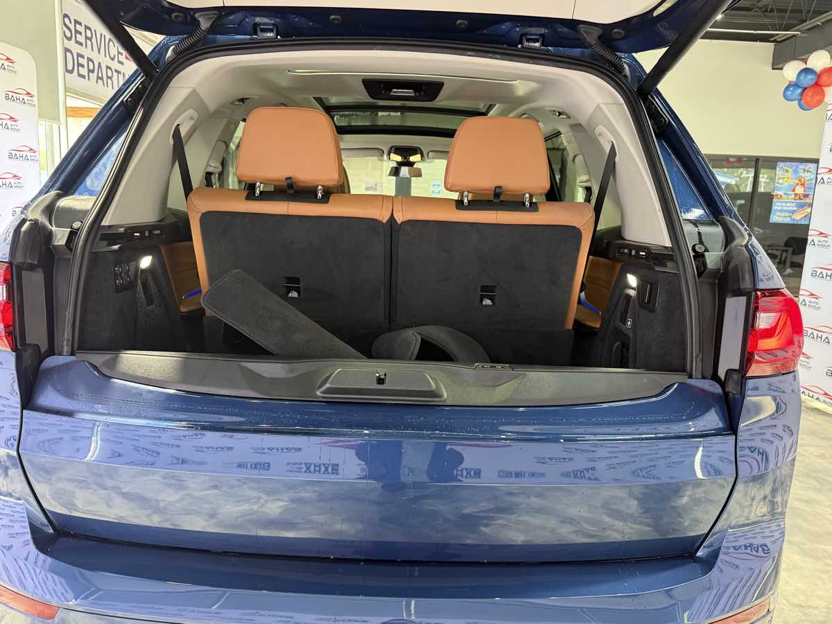 Vehicle image 71 of 81