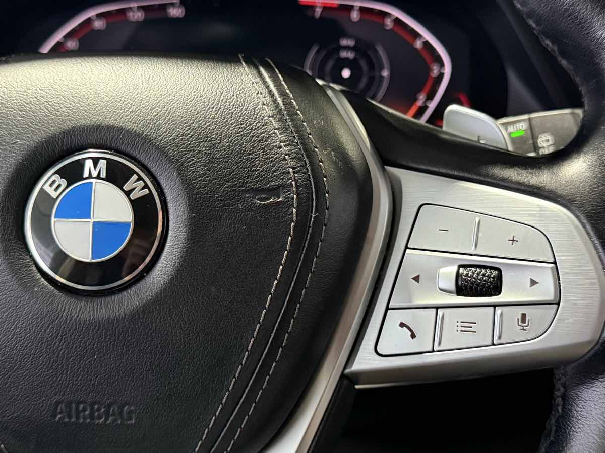 Vehicle image 25 of 81