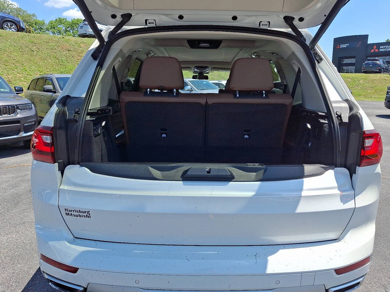 Vehicle image 12 of 33