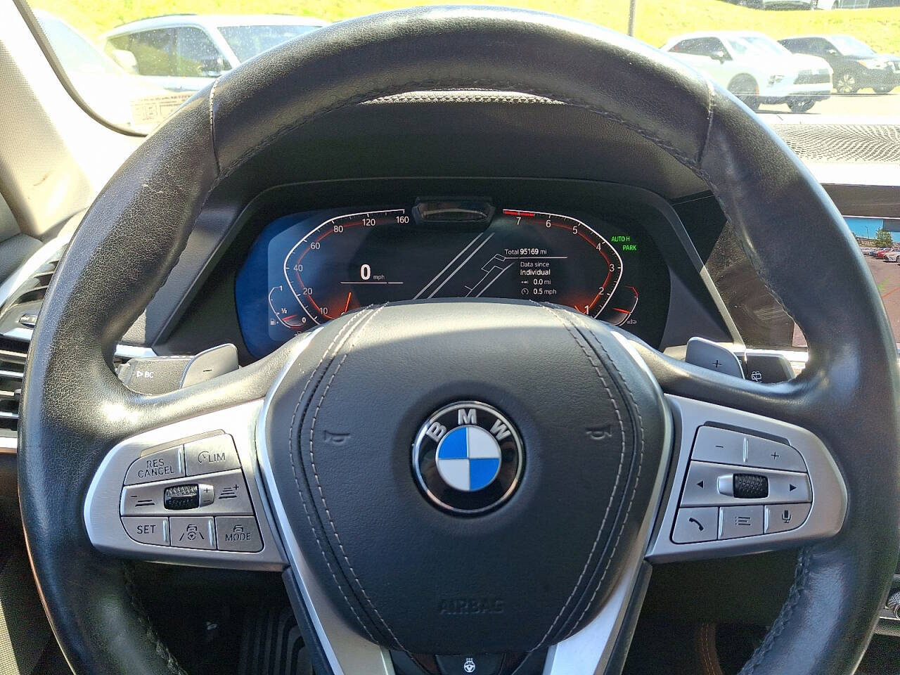 Vehicle image 17 of 33