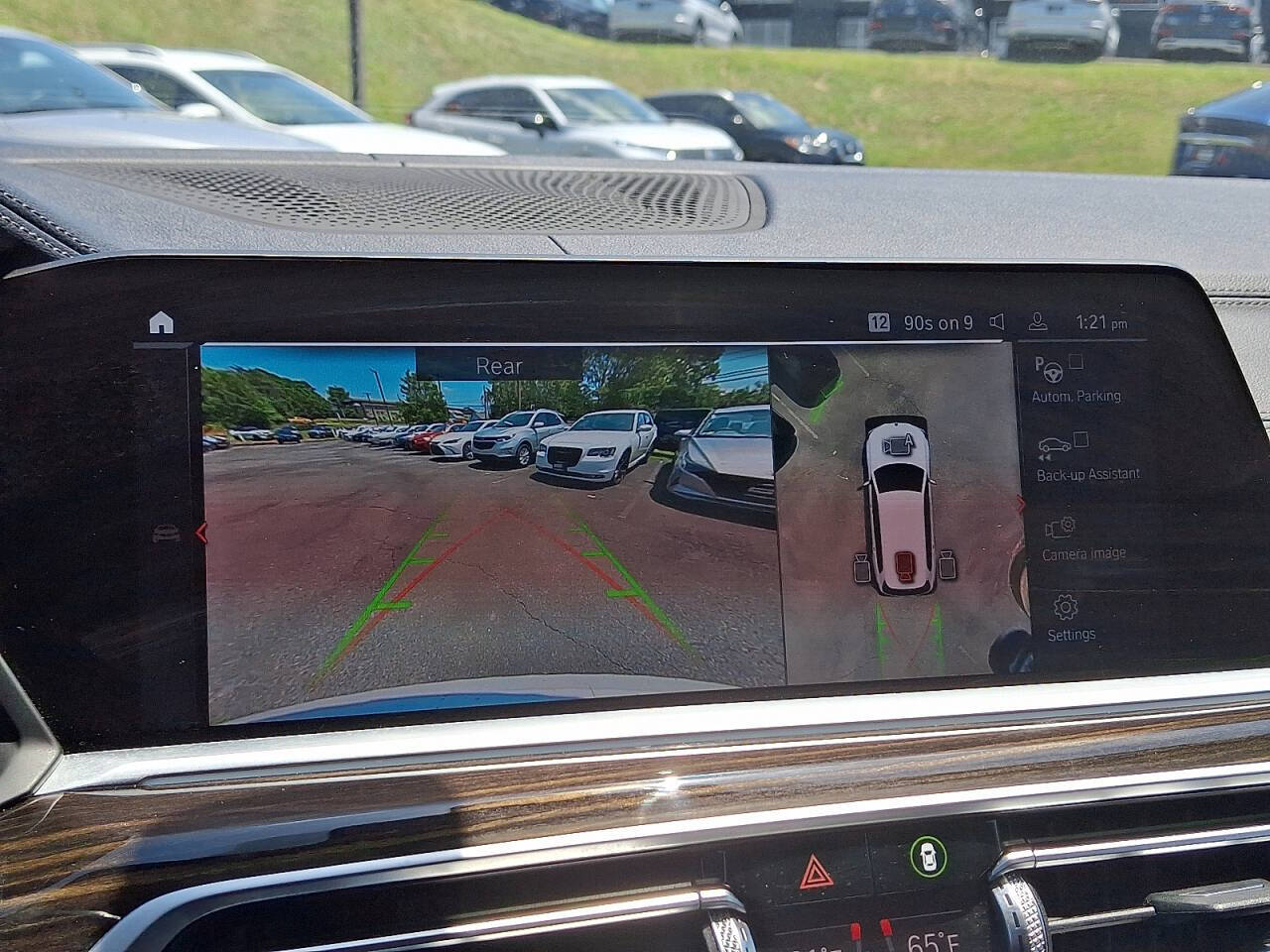 Vehicle image 22 of 33
