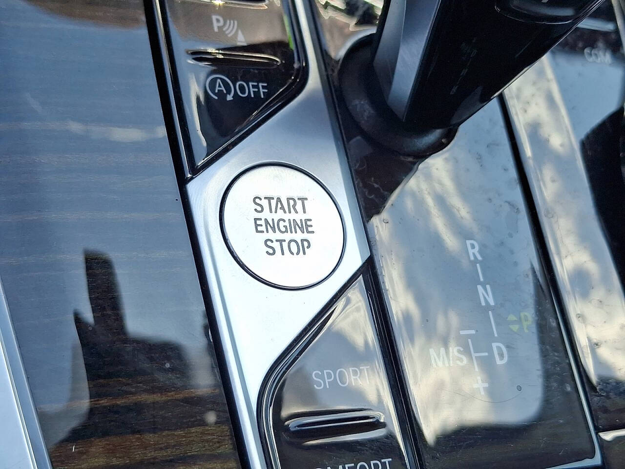 Vehicle image 32 of 33