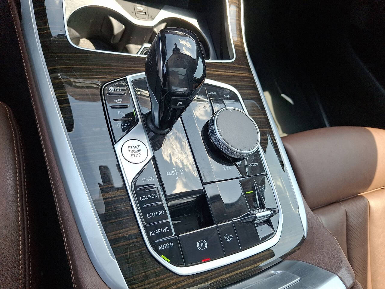 Vehicle image 23 of 33