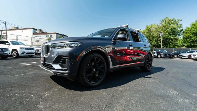 2020 BMW X7 xDrive40i Image 1 of 61