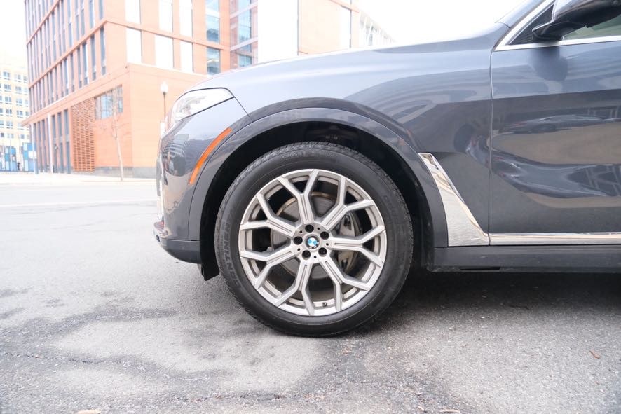 Vehicle image 9 of 40