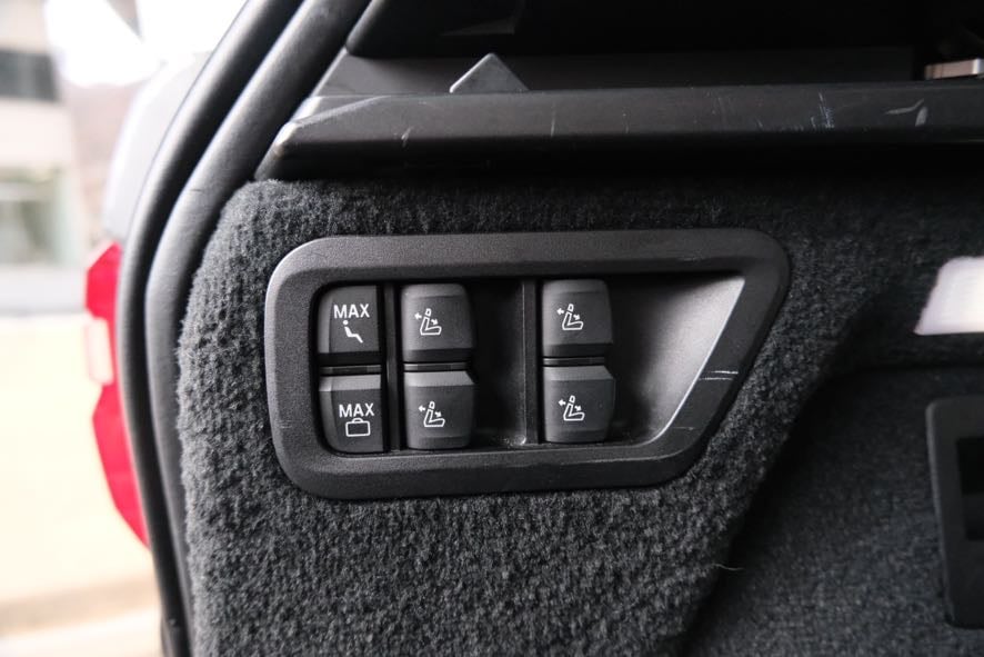 Vehicle image 13 of 40