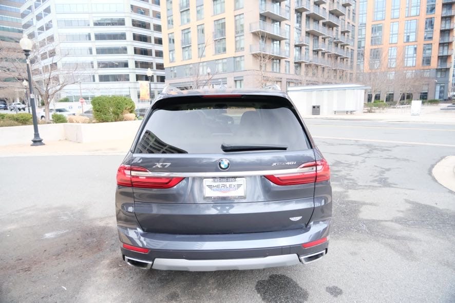 Vehicle image 7 of 40