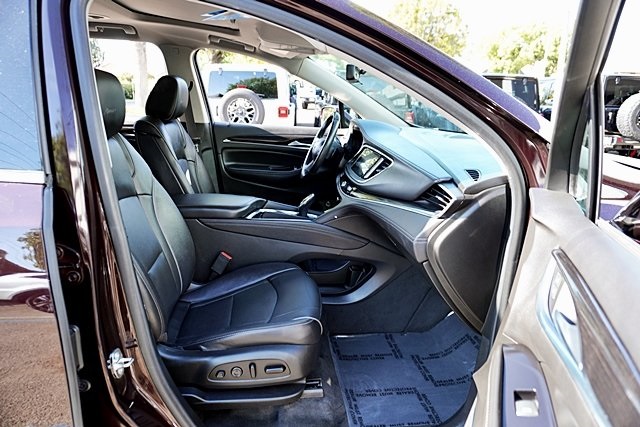 Vehicle image 11 of 40